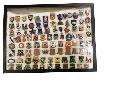 Distinctive Insignia Medals. Distinctive Insignia Medals Schools Condition: 
We have endeavored 