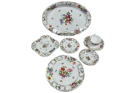 Victoria (Czech) 305. Victoria (Czech) 305 12 plates, 12 berry bowls, 12 dessert plates, 11 