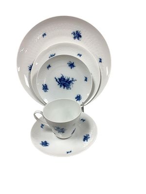 Rosenthal Dinnerware Set. Rosenthal Dinnerware Set Service for 12 Rosenthal blue flower set 