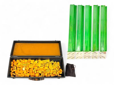 Rare Bakelite Mahjong Set. Rare Bakelite Mahjong Set In the original case - moderate damage to 