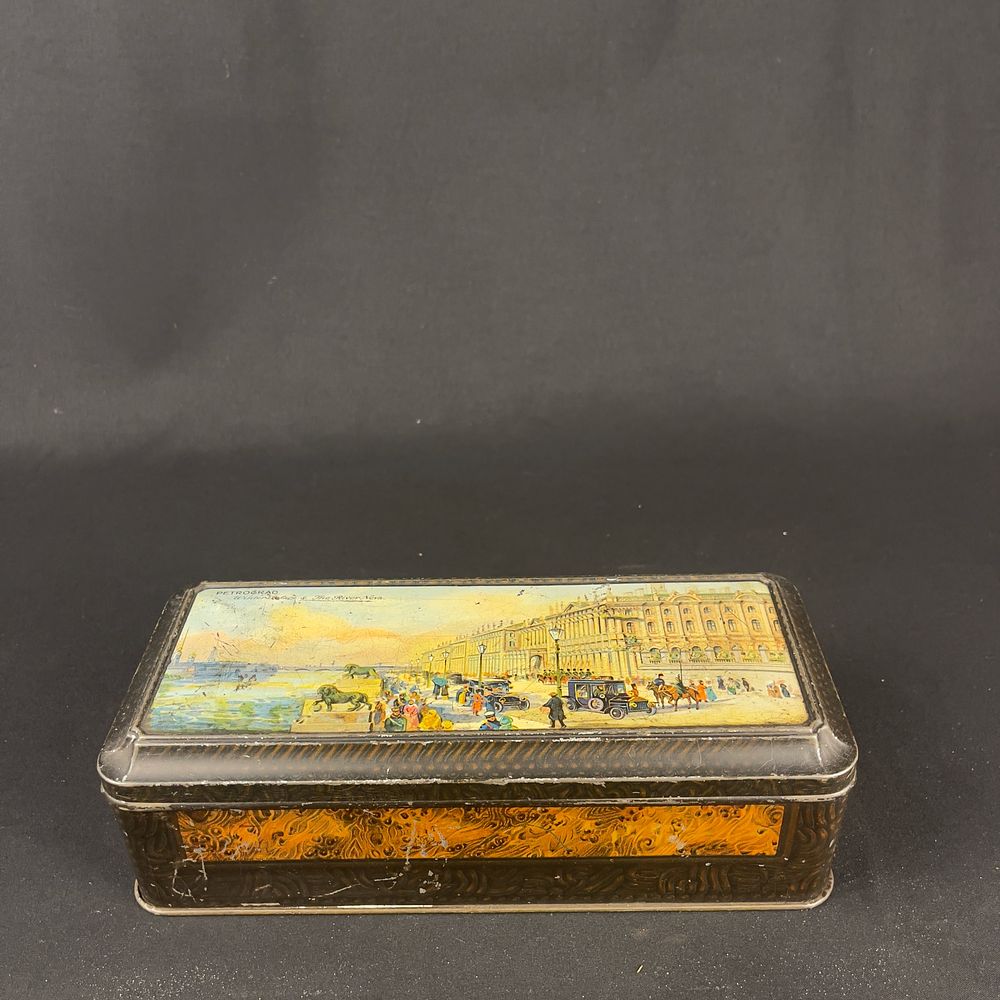 Lot 264: Petrograd Winter Palace Scene Lithographed Metal Tin