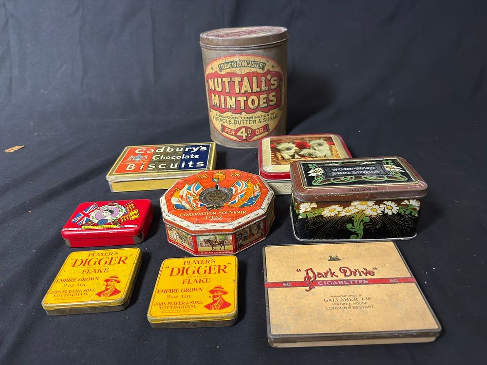Lot 260: Assortment of 9 tins