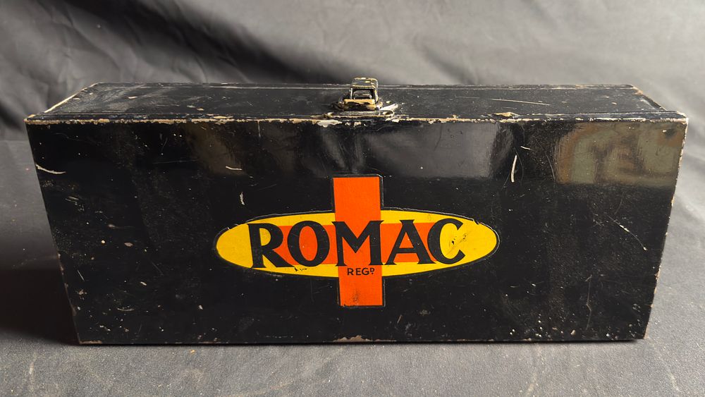 Lot 190: A Romac tin case
