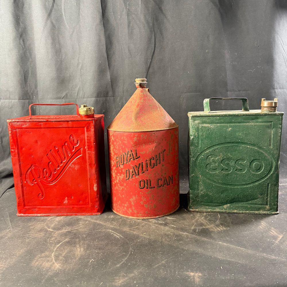 Lot 314: Redline Royal Daylight and Esso Fuel and Oil Cans Tinned Steel
