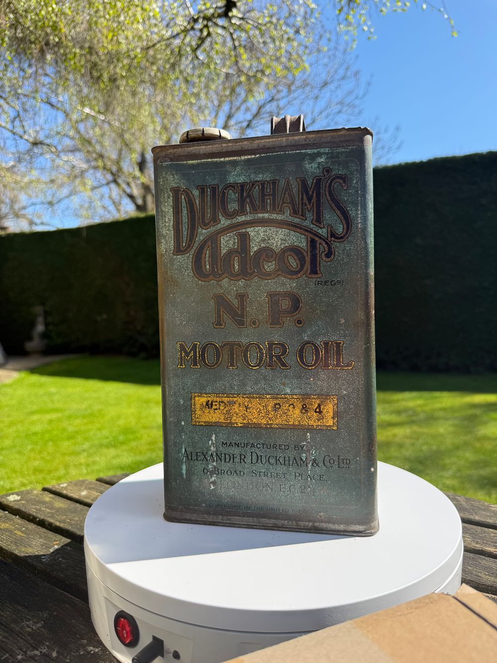 Lot 139: Duckham's Adcoids N.P. Motor Oil Tin