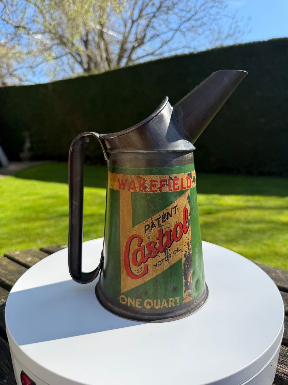 Lot 121: Wakefield Castrol One Quart Oil Pourer