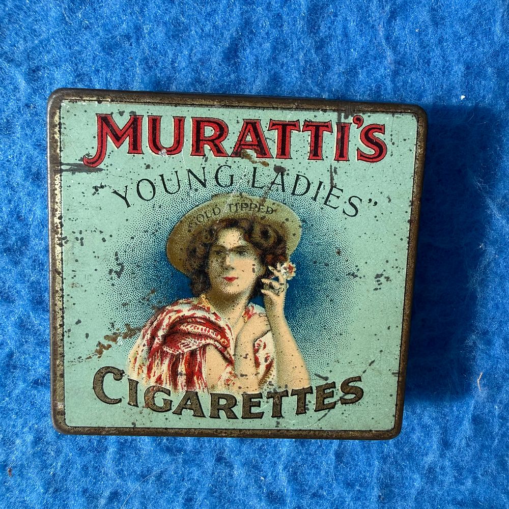 Lot 586: Muratti's Young Ladies Cigarettes Tin