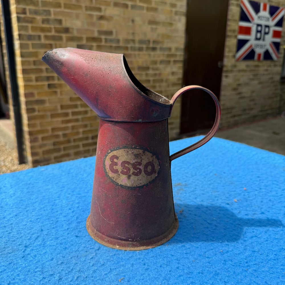 Lot 560: Esso Oil Pourer