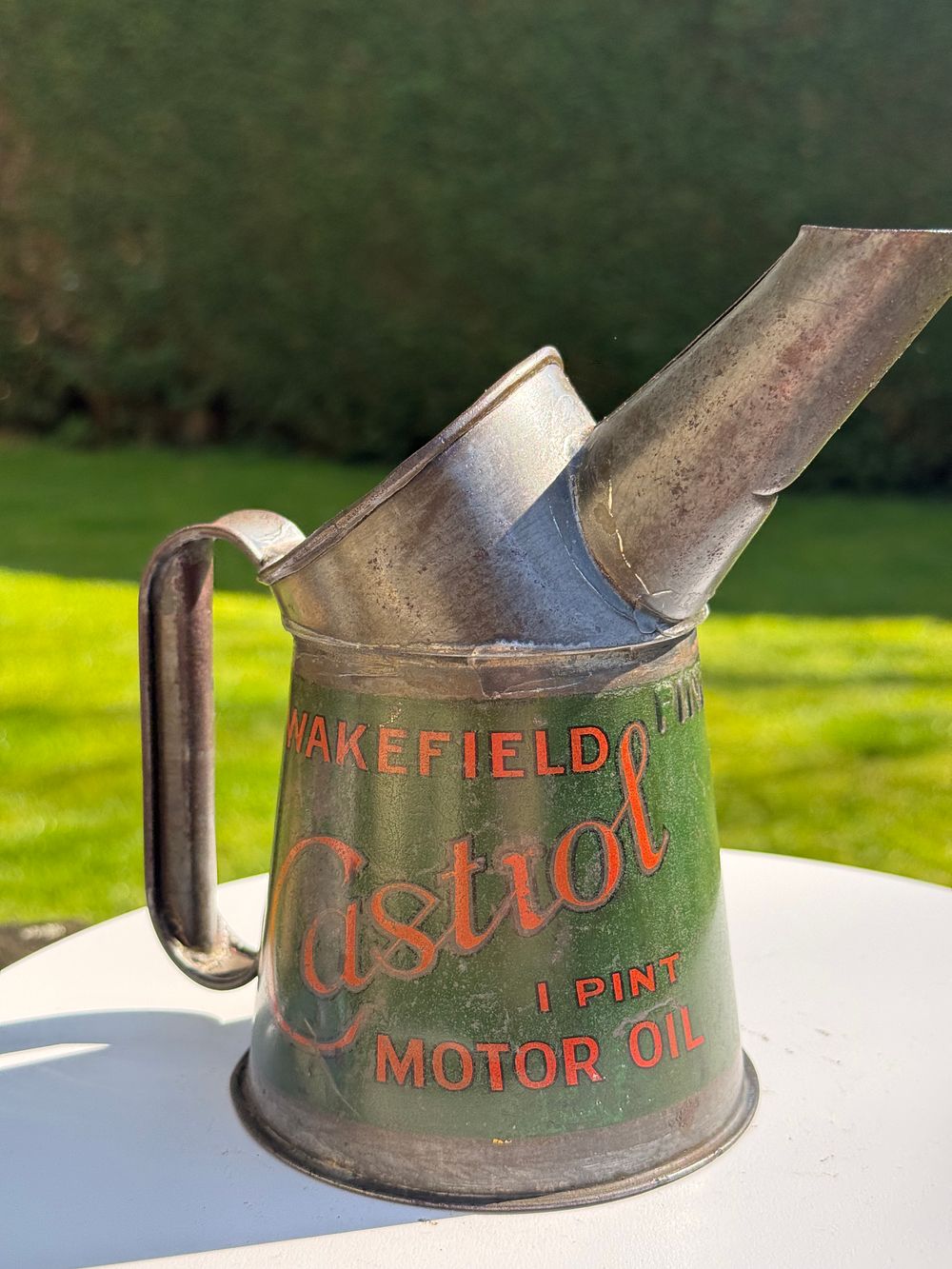 Lot 122: Wakefield Castrol 1-Pint Oil Pourer