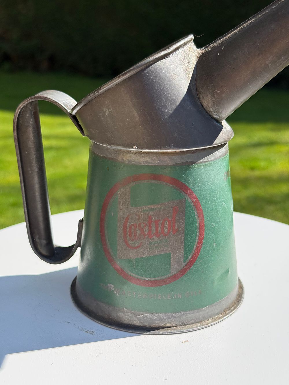 Lot 38: Castrol One Pint Oil Pourer