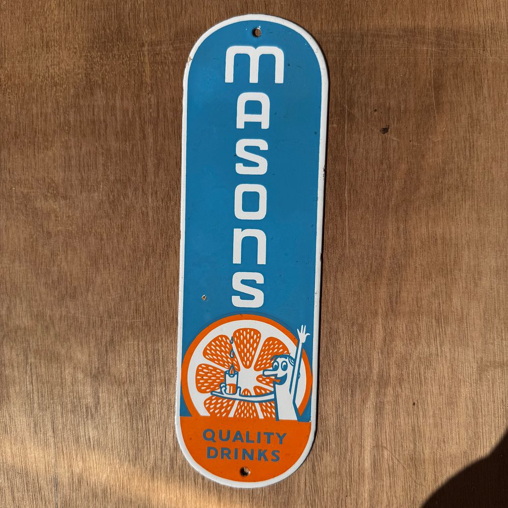 Lot 315: Masons Quality Drinks Enamel Advertising Fingerplate