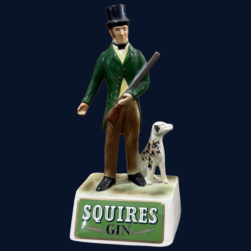 Lot 72: Squires Gin Ceramic Advertising Figure