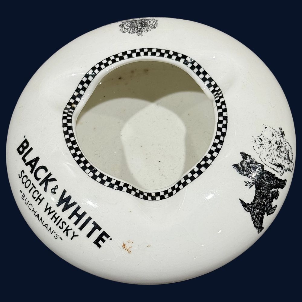 Lot 173: Black & White Scotch Whisky Advertising Ashtray