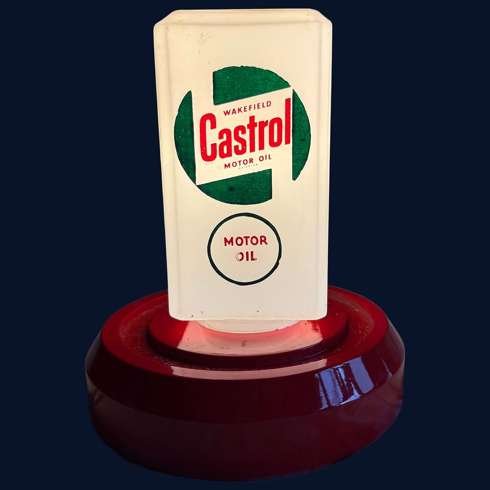 Lot 466: Castrol Motor Oil Pump Globe