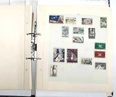 אלבום בולי צרפת, בין השנים 1876-2005. אלבום בולים מסודר על פי קטלוג מיטשל (Michel Catalog Stamp) 