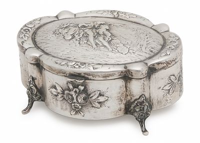 Silver box made of '800' silver (not stamped but purity tested), interior gilded. One leg 