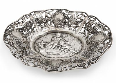 Silverware crafted in 800 silver, hallmarked. Total weight: 193 gr 
Length: 21 cm