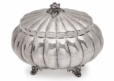 Silver vessel (for etrog or sugar) made of sterling silver (stamped 925), interior gilded. Weight 