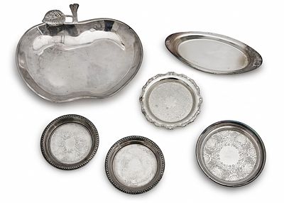 6 Silver-Plated Metal Items, Some Stamped. Width of the apple-shaped item: 22 cm. 
Saucer 