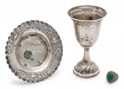 גביע קידוש, תחתית וטבעת עשויים כסף. גביע קידוש והתחתית מדגמים שונים, עשויים כסף '800' גובה 