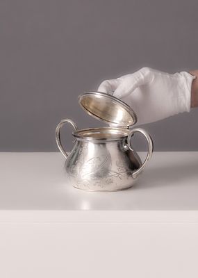 כלי כסף רוסי עתיק לסוכר מתקופת סגנון האר נובו מתוצרת הצורף איבן סלטיקוב. (Ivan Saltykov) שפעל 