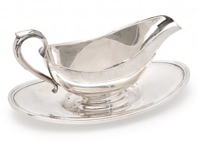 כלי אמריקאי לרוטב עשוי נחושת מצופה כסף מתוצרת: 'גורהם' 'Gorham', חתום. אורך: 22 ס"מ גובה: 11 ס"מ