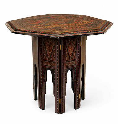 שולחן תה מתקפל בורמזי מעוטר בלכה (Pan Yun Lacquer). שולחן תה מתקפל בסגנון בורמזי מסורתי גובה 
