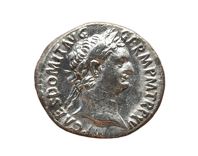 קיסר דומיטיאנוס (דומיטיאן) 81-96 לספירה. מטבע דינר כסף מטבעת רומא. משקל 3.15 גרם, קוטר 19 מ"מ. 