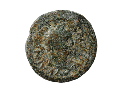 יהודה, מטבעת טבריה. מטבע עיר מברונזה, מתקופת קיסר טראיאנוס 98-117 לספירה. משקל 2.05 גרם, קוטר 