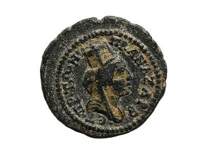 קיליקיה, אנזרבוס, מאה 2 לספירה. מטבע עיר ברונזה. משקל 3.35 גרם, קוטר 18 מ"מ. תיאור טיפוס הפריט 