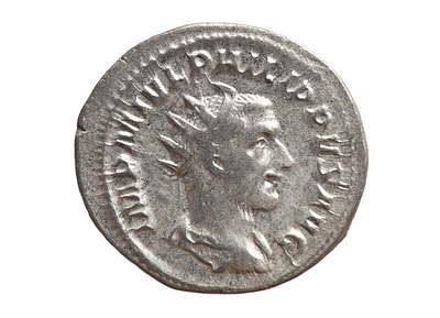 פיליפוס הראשון, 244–249 לספירה. מטבעת רומא. מטבע אנטוניאנוס כסף. משקל 3.76 גרם, קוטר 23 מ"מ. תי 