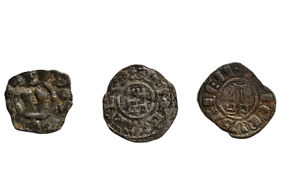 קבוצה של 3 מטבעות סגסוגת כסף צלבניים / ימי בניים. משקל גרם, קוטר מ"מ. תיאור טיפוס הפריט :