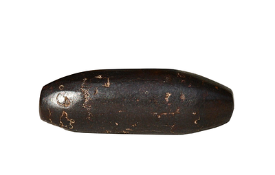 ברונזה המאוחרת: משקולת מסחר (מאזניים), אבן המטיט בצורת גרגר. מאות ה־20–15 לפנה״ס. משקל 3.30 גרם 