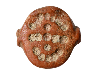 תקופת הברונזה הקדומה: שומר, תקופות אורוכ (Uruk) / ג’מדת נסר, בקירוב 3200–2800 לפנה״ס. חותם אבן. 