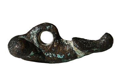 תליון ברונזה "פאלוס" (סמל הפוריות) מתקופה רומית מאה 1-3 לספירה. גודל 32 מ"מ. תיאור טיפוס הפריט :