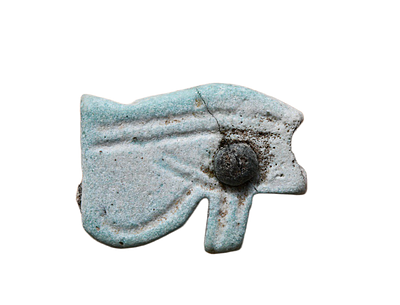 מצריים, תליון מפאיאנס - קמיע - עין של "הורוס" (וודג'אט), אלף 1 לפני הספירה. קוטר 18 מ"מ. תיאור 