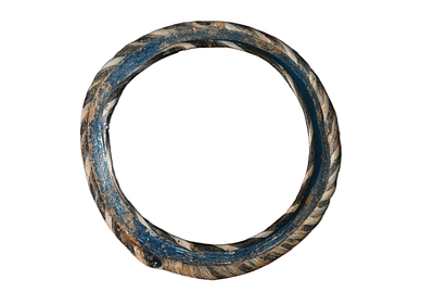 צמיד זכוכית גדול ומעוטר, ימי בניים, תקופה ממלוכית - עות'מאנית. קוטר 94 מ"מ. תיאור טיפוס הפריט :