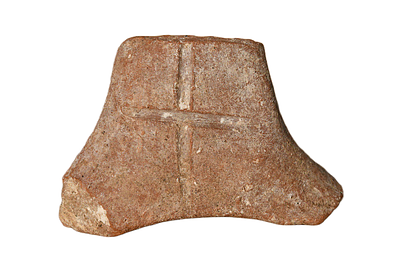 ידית חרס, של סיר בישול ארץ ישראלי עם "סימן", זמן בית מקדש הראשון, תקופת הברזל, בסביבות מאה ה-8 