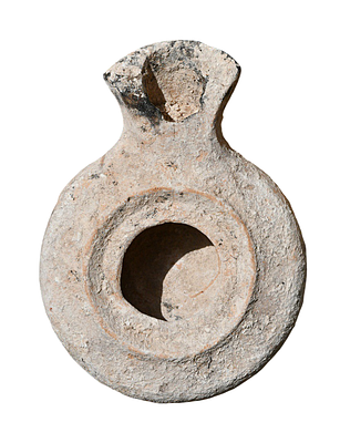 יהודה, נר שמן "הרודיאני", תקופה רומית קדומה, בסביבות מאה 1 לספירה. אורך 74 מ"מ. תיאור טיפוס 