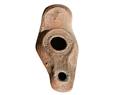 נר שמן ביזנטי מחרס, מאות 5-6 לספירה. עם ראש אנתרופומורפי. אורך 92 מ"מ. תיאור טיפוס הפריט :