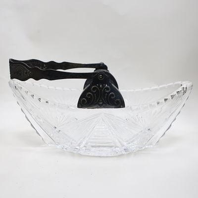 Стеклянная ваза конфетница ладья с мельхиоровой ручкой