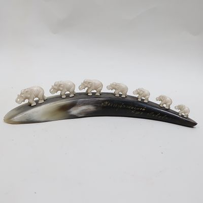 Резная статуэтка из кости, семь слонов удачи. Кость, резьба. 
Следы бытования, имеется 