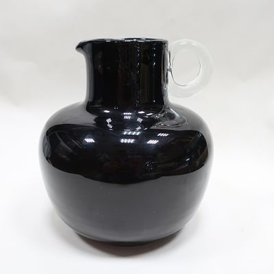 Стеклянный кувшин из темно- красного стекла СССР