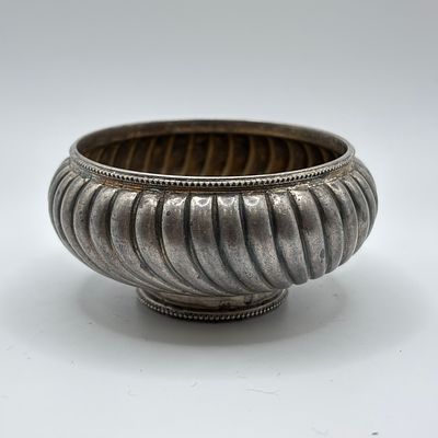 Серебряная солонка серебро 84, Российская Империя, Москва, 1896 год. В хорошем состоянии. 
Вес 78 г.