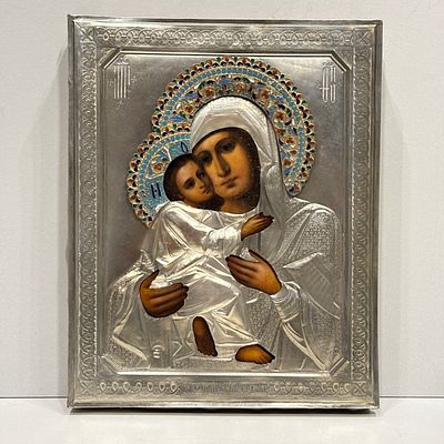 Икона "Богоматерь Владимирская" в серебряном окладе с эмалевым венцом, Российская Империя 