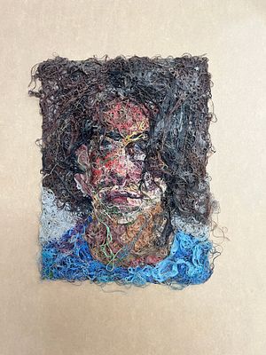 ענבל רשף - חוטי ניילון דיוקן עצמי 1994 30.5X23.5 ס"מ