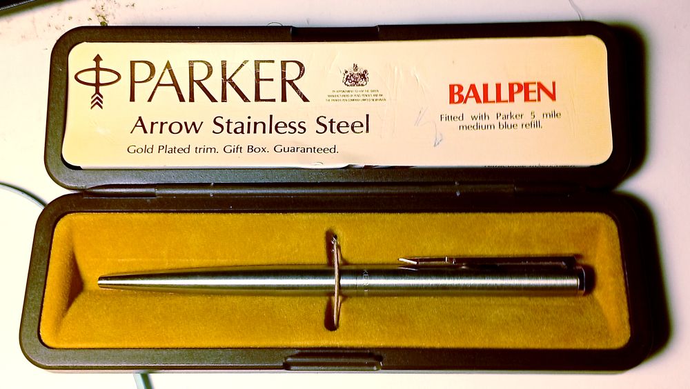 עט פרקר במארז מקורי