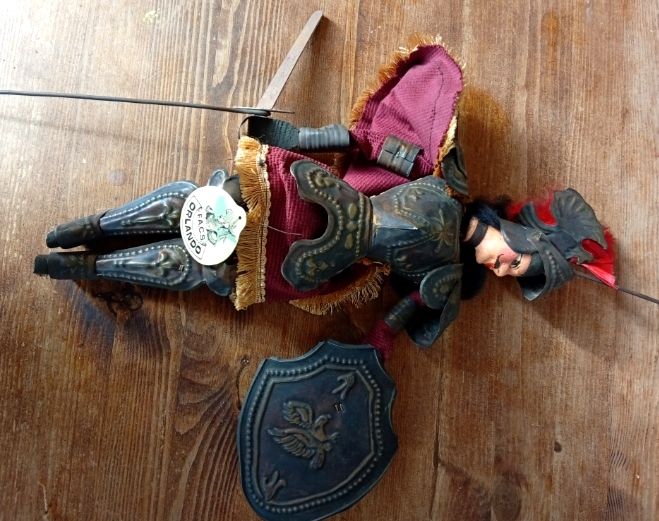 בובה איטלקית עשויה עץ משולב מתכת