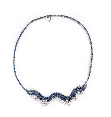 Damiani, collana in oro, diamanti e zaffiri, collezione Flutti, anni 2000 - Damiani, collana in 