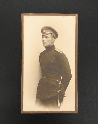 Кабинет-портрет прапорщика артиллерии. 
Первая Мировая война. 
15 х 8